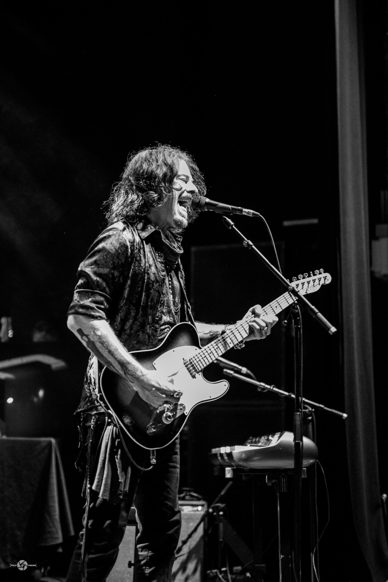 18_06_23-The-Winery-Dogs-Shepherds-Bush-Empire-04