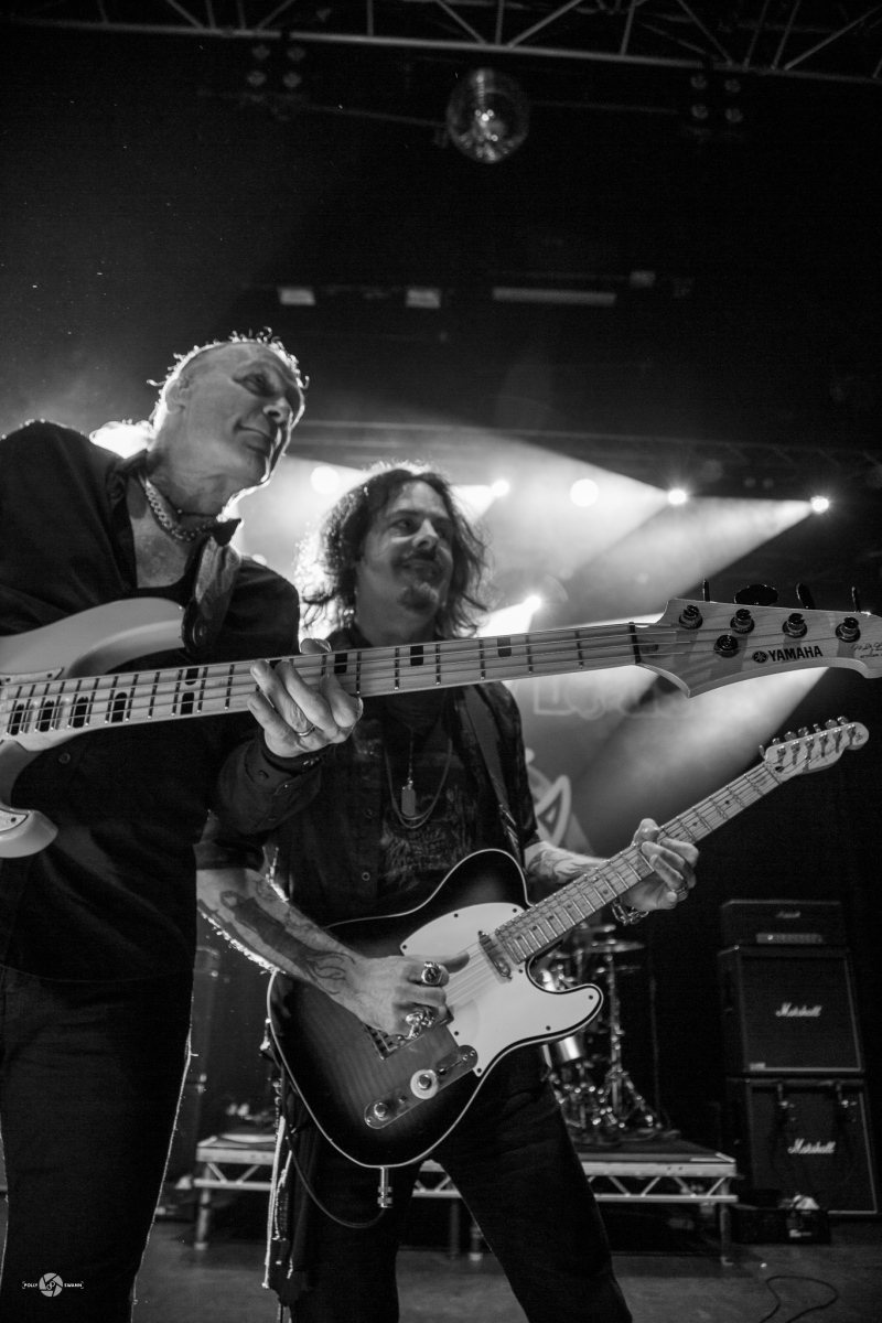 18_06_23-The-Winery-Dogs-Shepherds-Bush-Empire-07