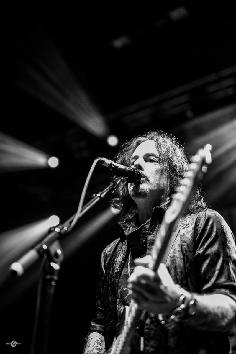 18_06_23-The-Winery-Dogs-Shepherds-Bush-Empire-09