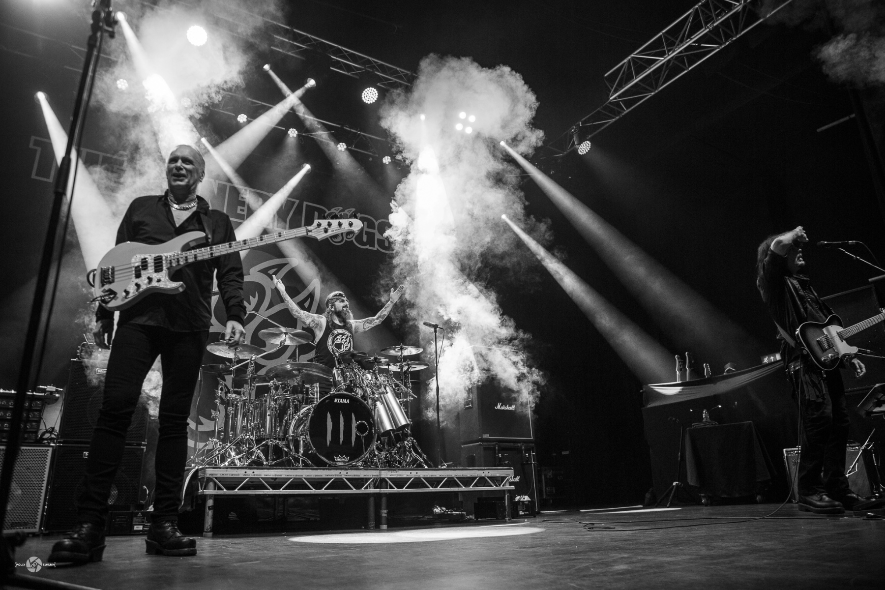 18_06_23-The-Winery-Dogs-Shepherds-Bush-Empire-13