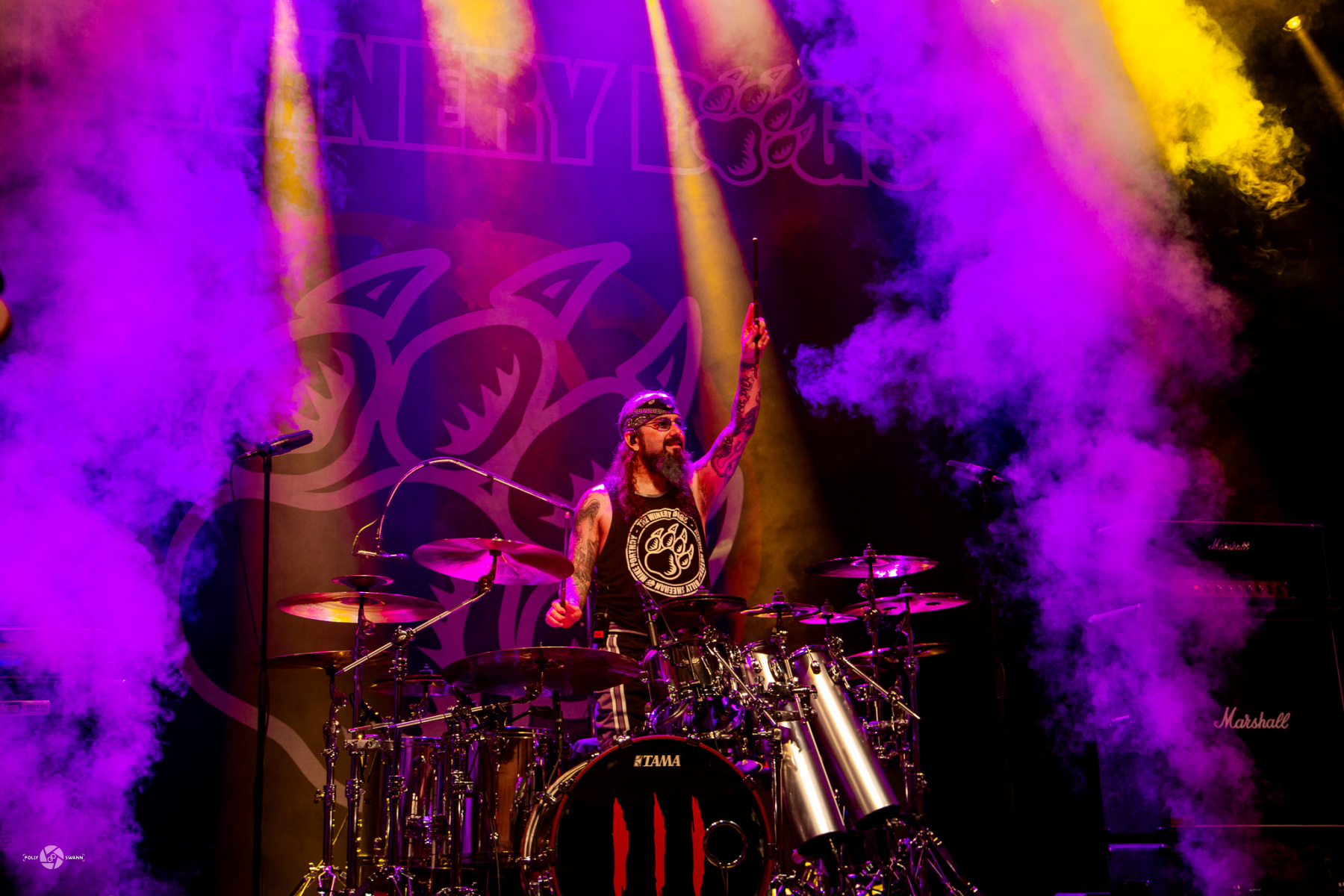 18_06_23-The-Winery-Dogs-Shepherds-Bush-Empire-21