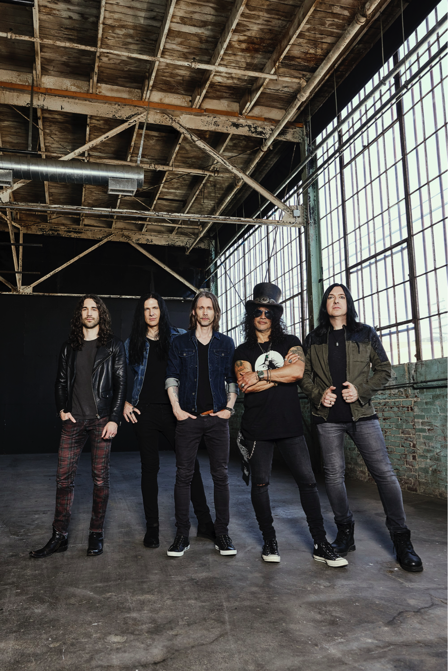 Slash is back with a new single “Call Off The Dogs” from the new album 4.