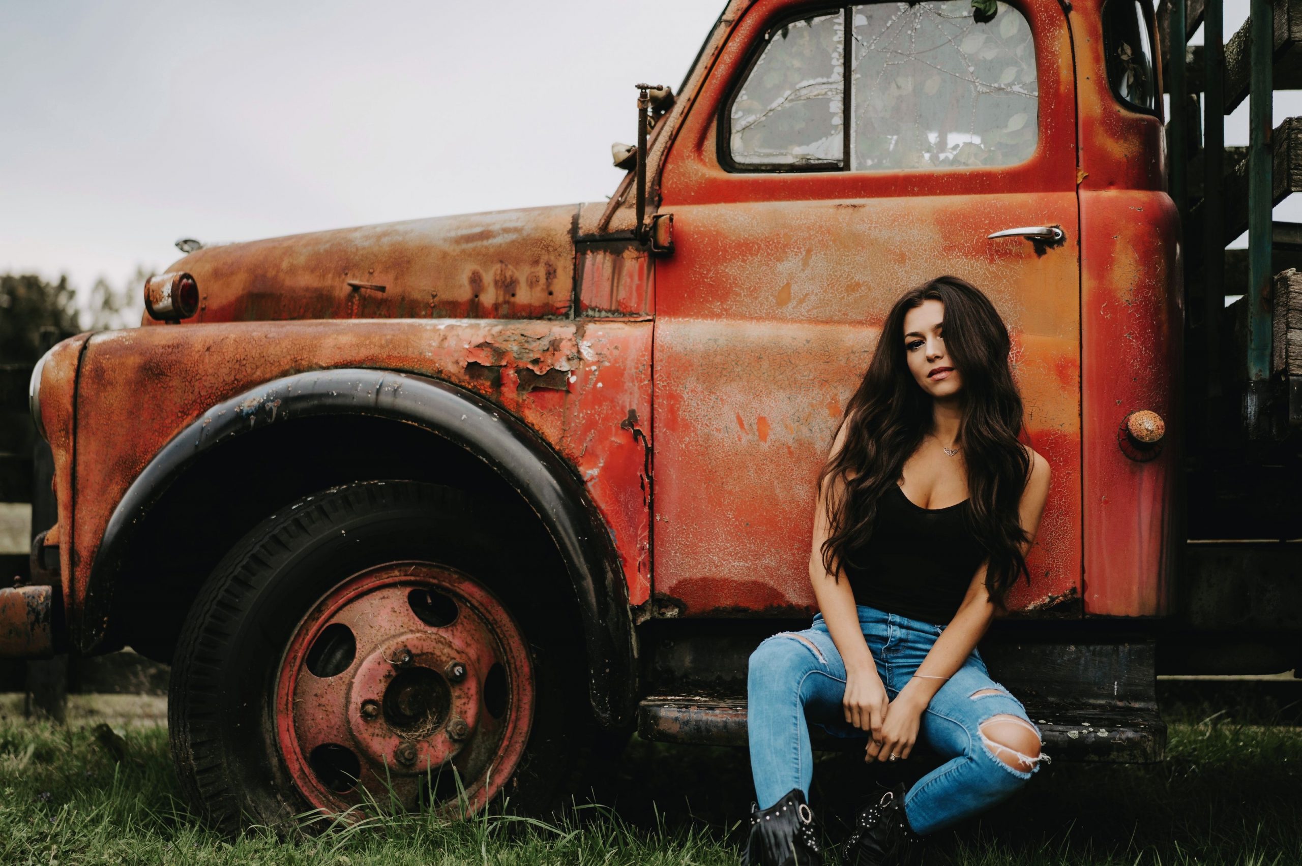 Jessica Lynn Releases Her Fantastic Debut Album ‘Lone Rider’