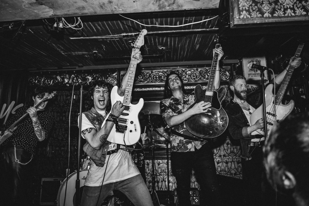 The Bites have released their new single “Do Me A Favor”.