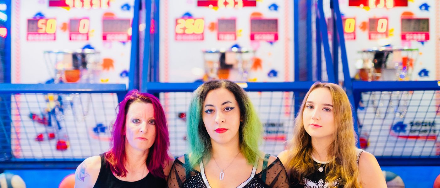 The Kut" Releases New Single "On My Own": A Blast of Liberation and Punk Spirit.
