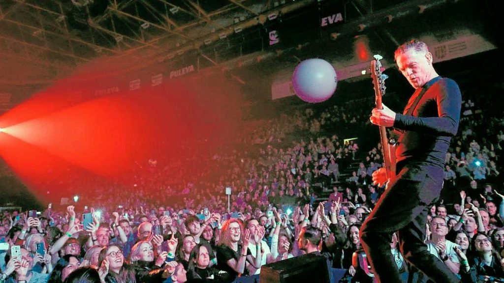 Bryan Adams Roll With the Punches Review