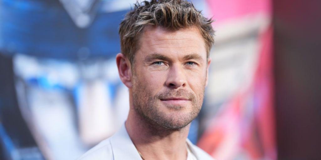 Chris Hemsworth drums