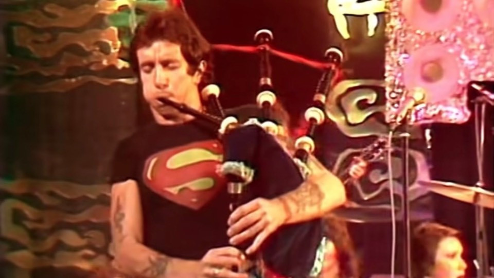 AC/DC Bagpipes World Record Bon Scott