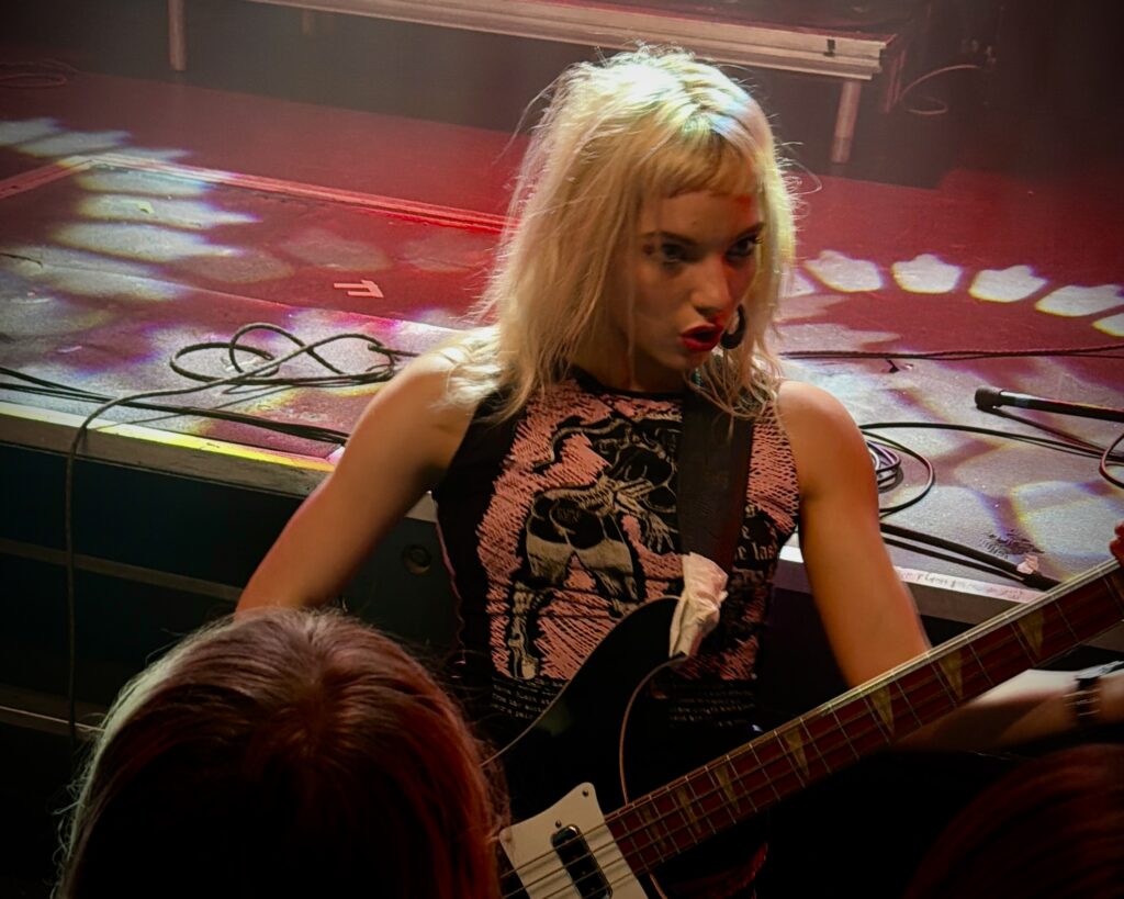 The Molotovs Nottingham Review - Live at Rescue Rooms January 2026. Issey ventures into the photo pit